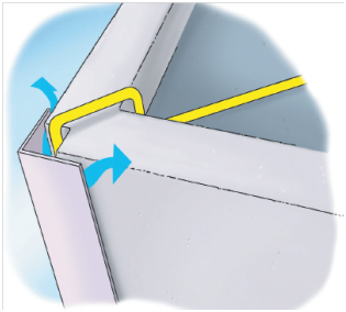 Figure 1 : canalisation dissimulée derrière une cloison