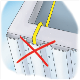 Figure 2 : canalisation dissimulée derrière un bardage