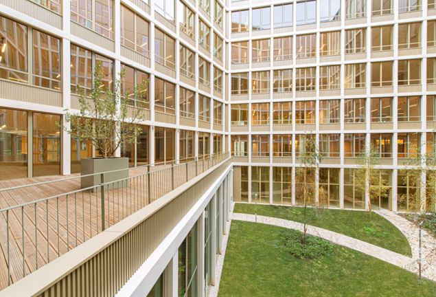 2000 m2 de nature, de patios et d'espaces végétalisés