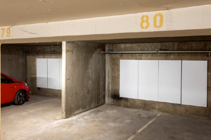 Faible encombrement pour ces panneaux géothermiques d'à peine 1 cm d'épaisseur, protection antichoc comprise.