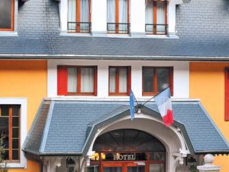 Façade de l'hôtel "Les Trésoms" à Annecy