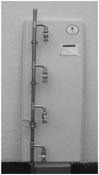 Figure 1 : Nourrice préfabriquée 4 compteurs verticaux           