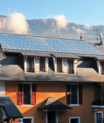 Hôtel Trésoms - 90 m² de panneaux solaires sur la toiture